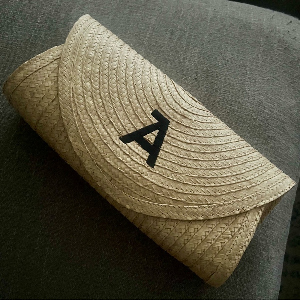 Straw A Clutch